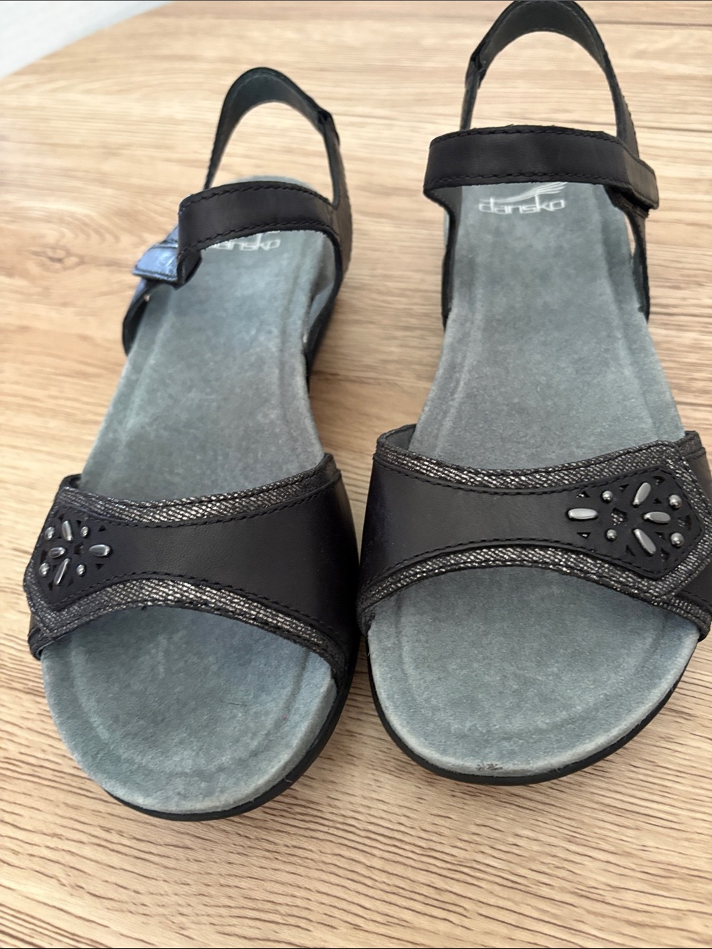 Dansko Blythe Women’s Black Comfort Sandals with Cutout Detail Sz EU 37